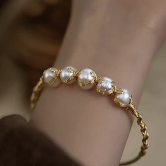 🌿 BOHEMIAN CHIC! Natural Pearl & Gold Tone Adjustable Cuff Bracelet! - Picture 1 of 6